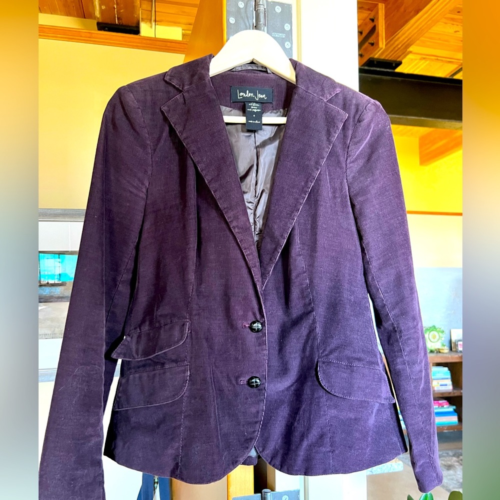Corduroy blazer. Fully lined. Great with jeans.